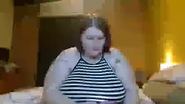 BubblyMoonie online show from September 18, 2:10 am