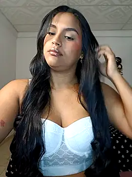Snapshot of victoria_roussee chatting on October 21, 9:57 am victoria roussee online show from October 21, 9:57 am