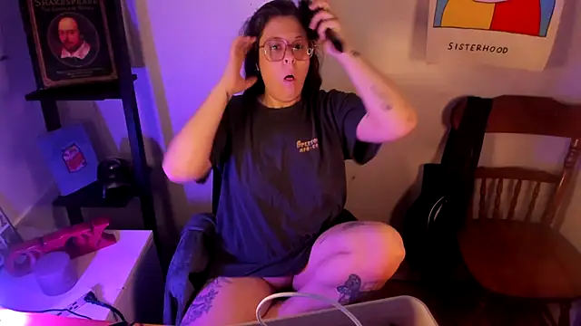 Rosiee69  online show from March 15, 1:35 pm