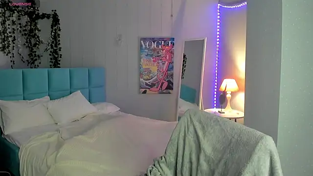 boozekirs  online show from April 6, 2:55 am