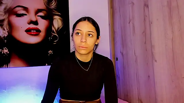 TANIA 06 online show from October 2, 1:05 pm