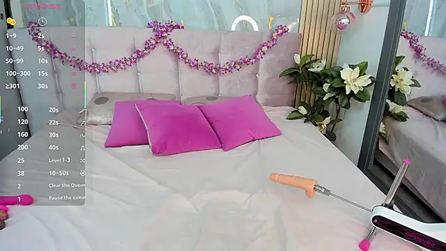 SalomeeHills online show from March 18, 3:28 pm