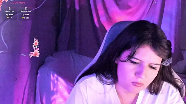 Snapshot of brii69 chatting on October 19, 5:20 am brii69 online show from October 19, 5:20 am