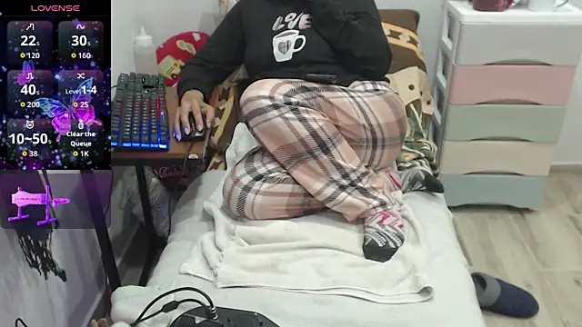 Sexyqueen mature  online show from April 6, 1:27 am