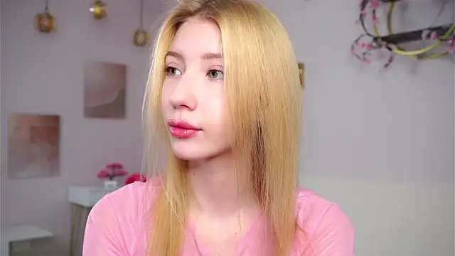 SunnivaCovil online show from March 2, 2:57 pm