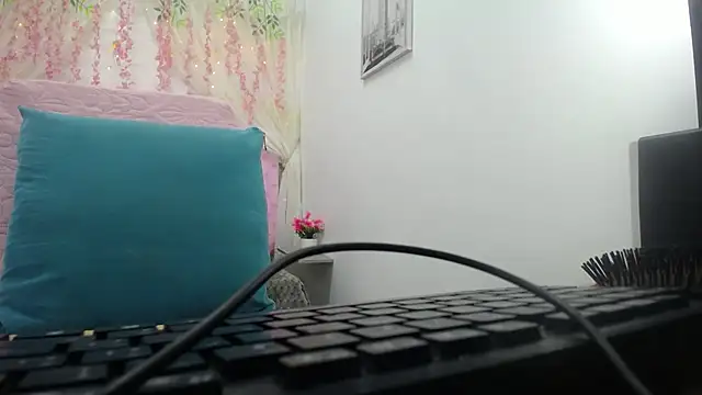 KARLA BROWN 25 online show from September 22, 12:36 pm