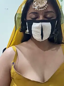 Dishasarmaa05 online show from April 5, 5:01 pm