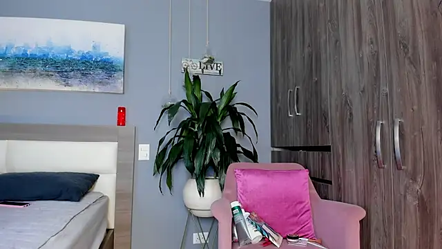 Ashly hills online show from April 9, 6:19 am