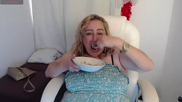 Mature 2025 online show from November 26, 5:47 pm