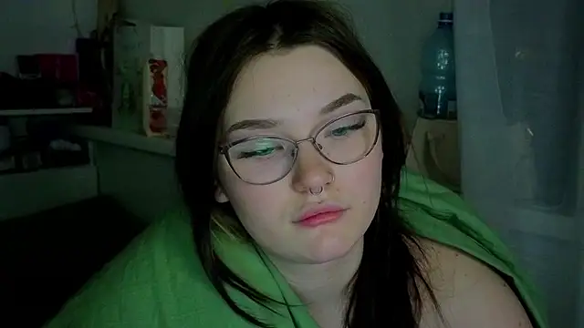 milliedoll online show from October 19, 12:40 pm