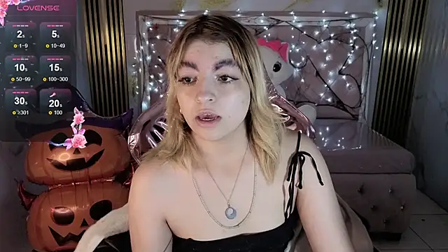 lili conor s online show from October 28, 4:07 am