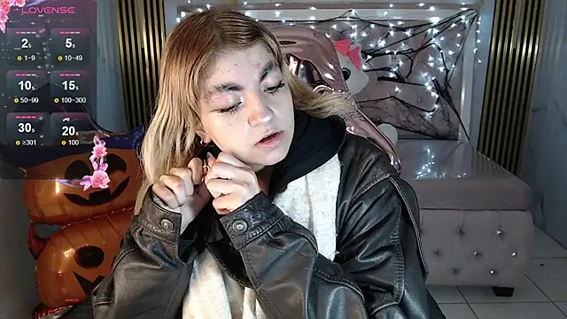 lili conor s online show from October 21, 3:54 am