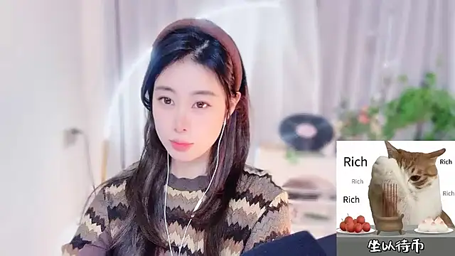 CC-777888 online show from April 29, 3:37 pm