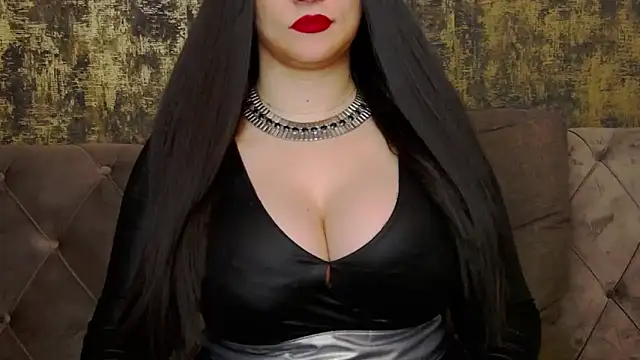 Snapshot of MistressAmberCrost chatting on October 2, 5:12 am MistressAmberCrost online show from October 2, 5:12 am
