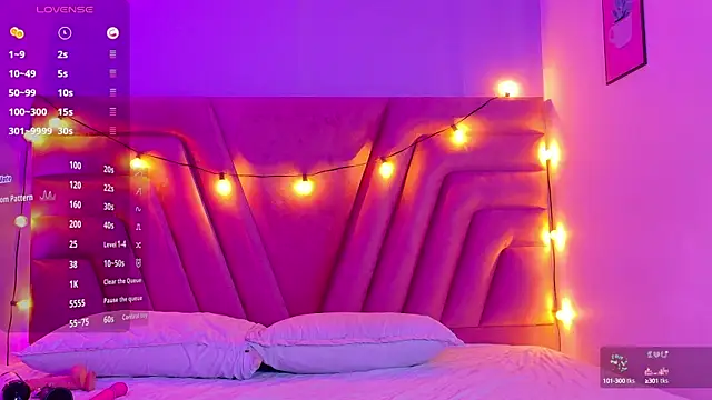 innocenthazel online show from September 19, 3:27 am