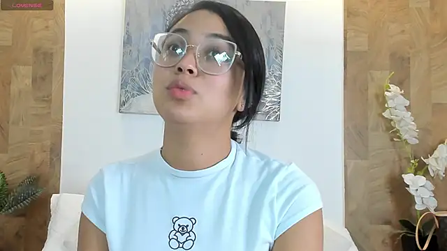Lucia Brown  online show from June 3, 10:48 pm