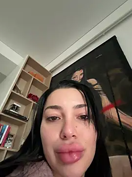 Mia Splash online show from February 9, 11:45 am