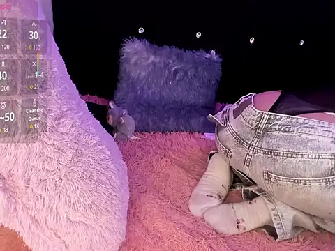 Anniie  Evans online show from September 13, 2:47 pm