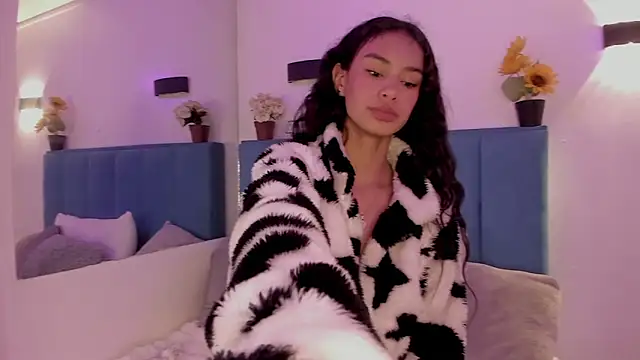 Anniie  Evans online show from January 5, 6:00 pm