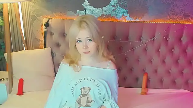 EmilyAngells online show from June 1, 5:42 am