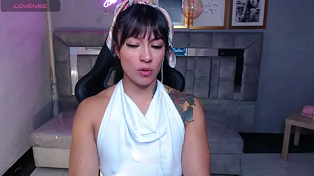 Isabella Collen v online show from October 15, 1:25 pm