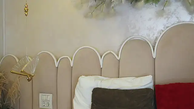 Snapshot of Alice_Voss chatting on October 3, 6:18 am Alice Voss online show from October 3, 6:18 am