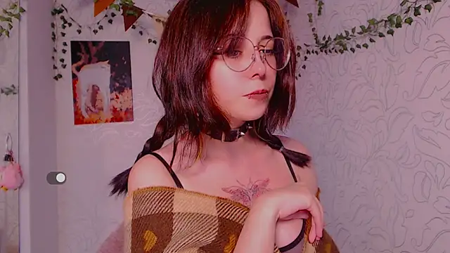 Snapshot of _miraclecattt_ chatting on October 4, 9:37 am miraclecattt online show from October 4, 9:37 am