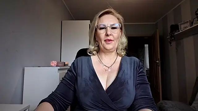 DianaLive online show from April 7, 6:26 am