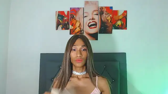 red veltet online show from April 19, 6:43 pm