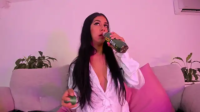 AnnieGibbyns online show from March 1, 9:25 pm