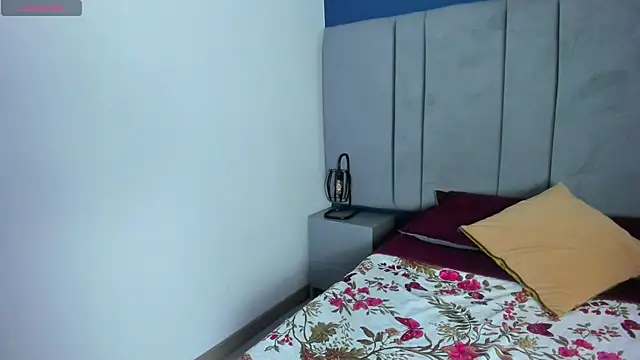 laura hotties online show from October 7, 1:15 pm