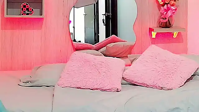 ZaraRousse online show from December 18, 2:49 am