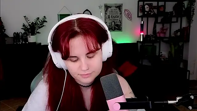 Della Ideal online show from February 16, 6:52 pm