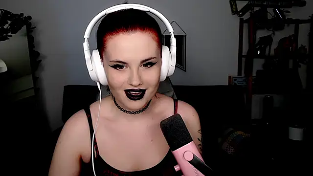 Della Ideal online show from November 8, 6:02 pm