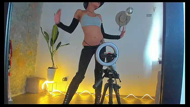 SoleiAndKairo online show from April 7, 8:22 pm