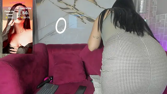 Bella williamss  online show from December 4, 7:47 pm