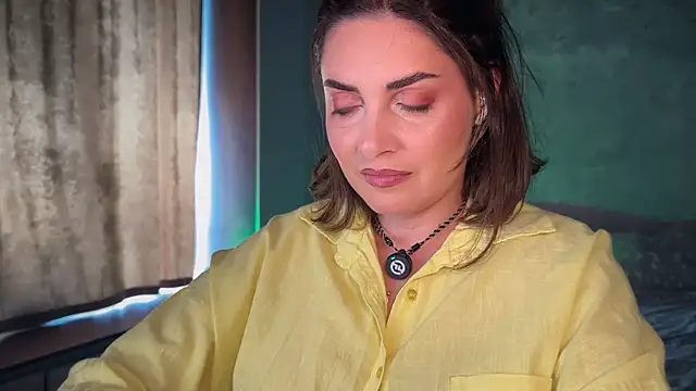  Allie  online show from April 17, 11:34 am