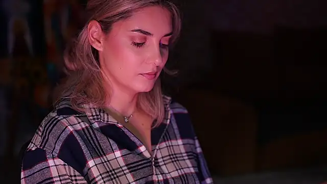  Allie  online show from November 6, 6:08 am