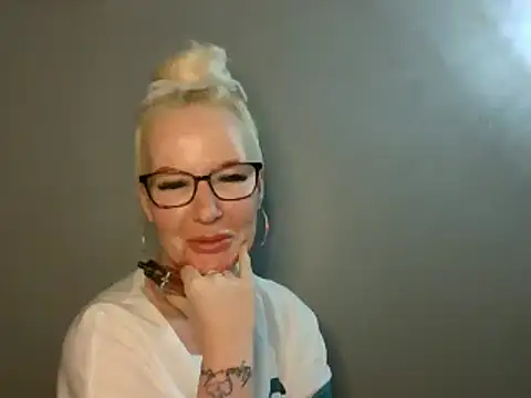 Blonde-Grace online show from September 19, 1:15 am