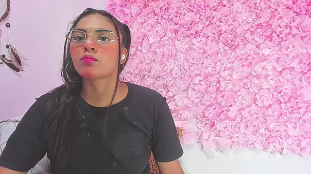 Melodymoore  online show from February 28, 11:04 pm