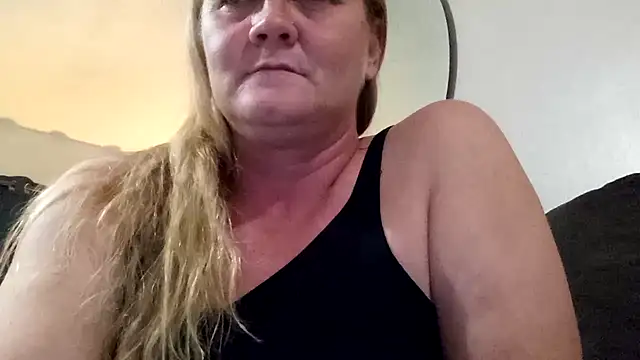 wetnwildforyou online show from November 19, 3:39 am