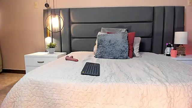 SeleneLujan online show from September 18, 2:48 pm