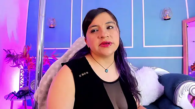 TaraTaylorr online show from March 16, 5:44 am