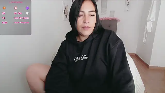 luna lgomez  online show from October 15, 12:08 pm