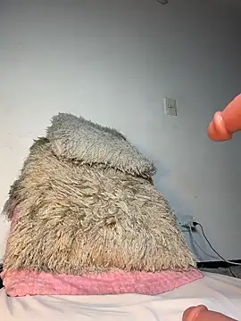 HotAlana  online show from March 8, 11:30 pm