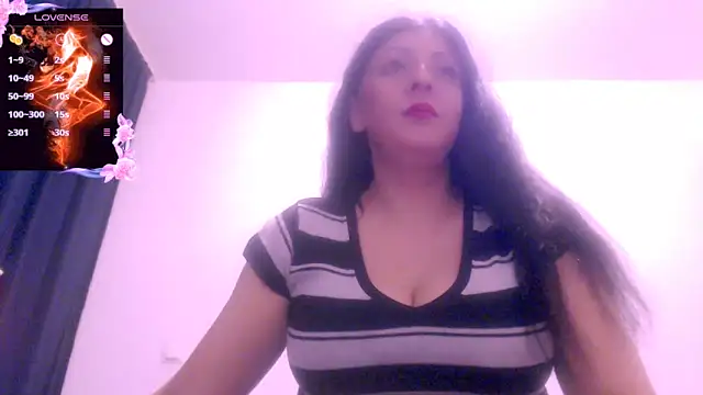 Snapshot of _magic_smile_11 chatting on October 11, 5:37 pm magic smile 11 online show from October 11, 5:37 pm