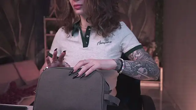 OliviaMcClean online show from February 28, 8:41 pm