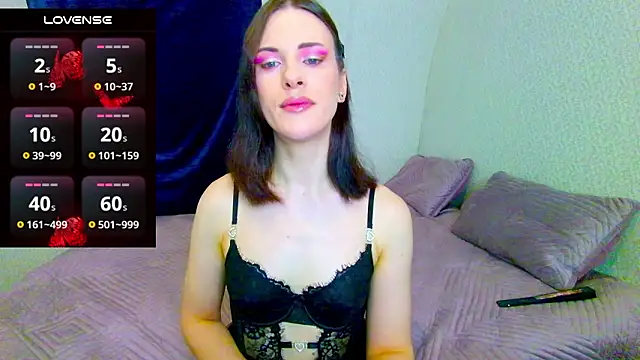 Nicole Redfields online show from March 23, 5:57 am