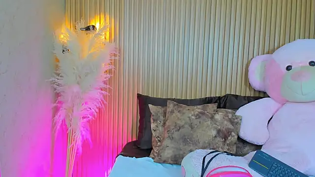 Snapshot of AlexiaAbbey chatting on September 21, 4:05 pm AlexiaAbbey online show from September 21, 4:05 pm