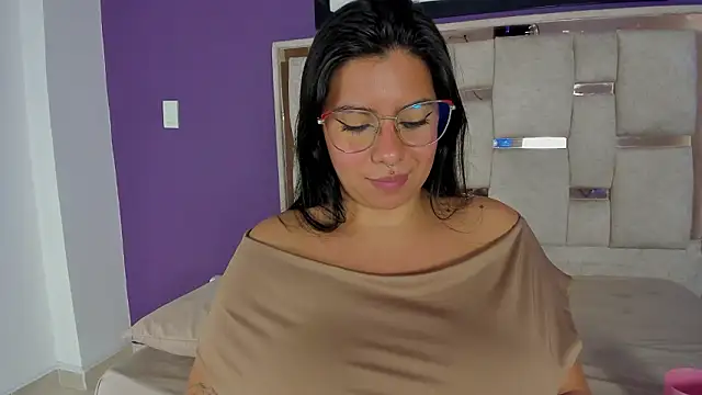 emilyy cooperr online show from March 5, 1:29 pm